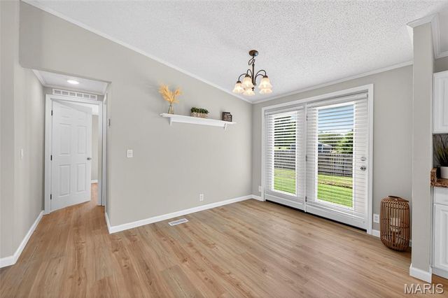 30 Dove Court, Winfield, MO 63389