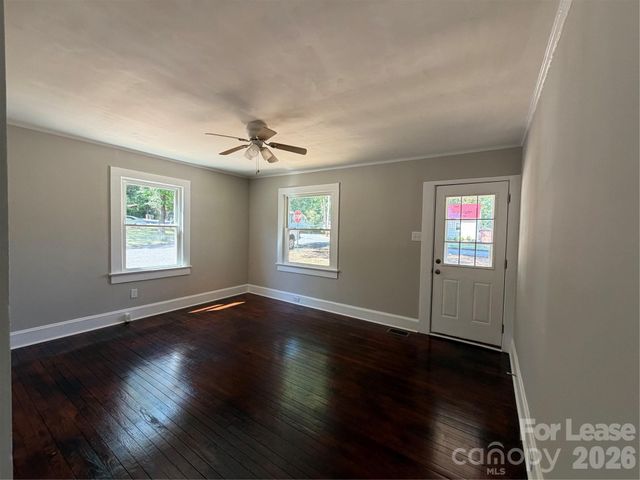 704 N Miller Avenue, Statesville, NC 28677