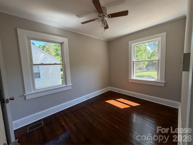 704 N Miller Avenue, Statesville, NC 28677