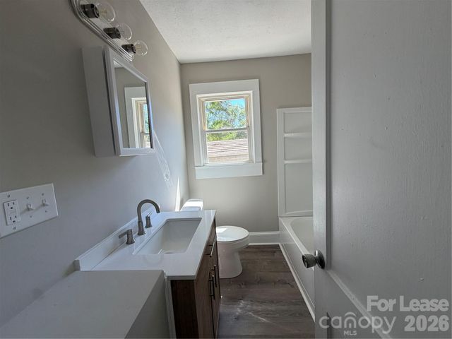 704 N Miller Avenue, Statesville, NC 28677