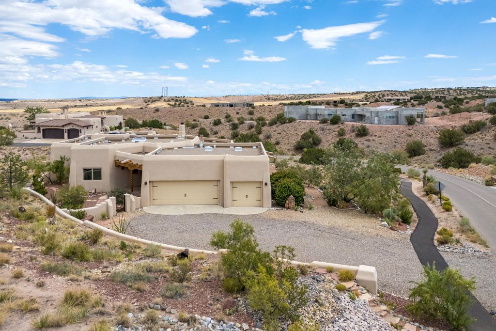 32 Petroglyph Trail, Placitas, NM 87043