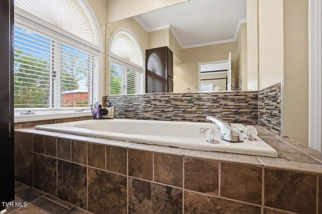 165 Fairway Drive, Greeneville, TN 37743