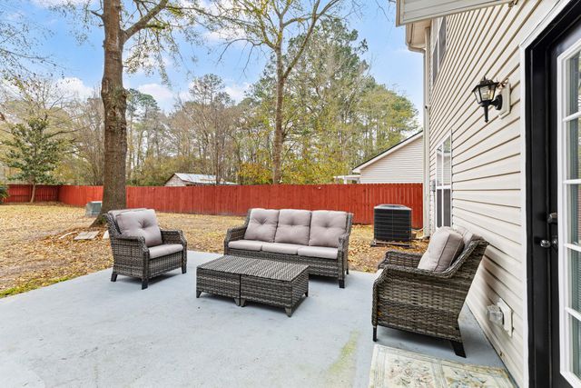 1037 Cobblestone Boulevard, Summerville, SC 29486