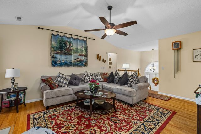 1037 Cobblestone Boulevard, Summerville, SC 29486