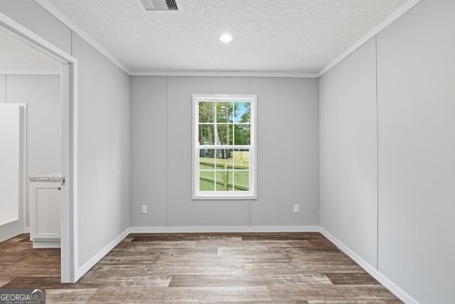 94 Thrasher Lane E, Jesup, GA 31545