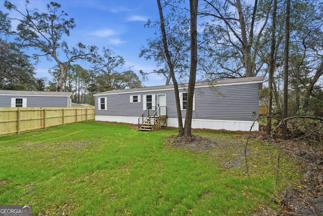 94 Thrasher Lane E, Jesup, GA 31545