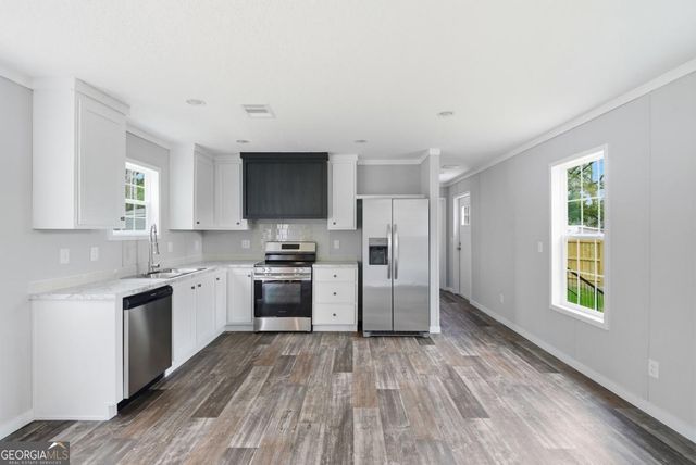 94 Thrasher Lane E, Jesup, GA 31545