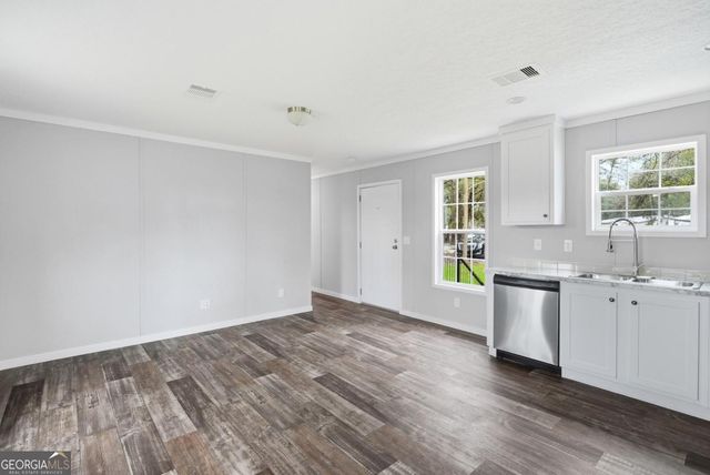 94 Thrasher Lane E, Jesup, GA 31545