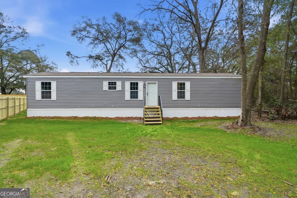 94 Thrasher Lane E, Jesup, GA 31545