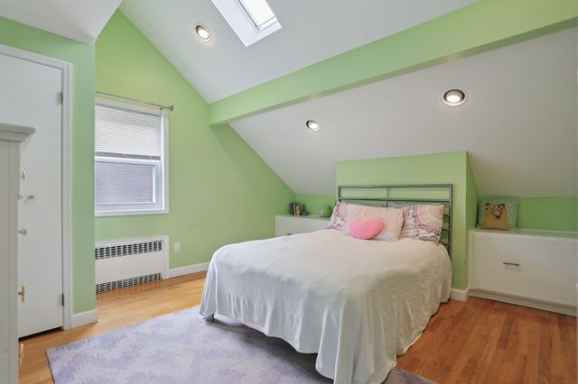 199-18 Epsom Course, Holliswood, NY 11423