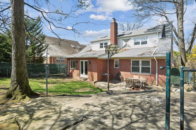 199-18 Epsom Course, Holliswood, NY 11423