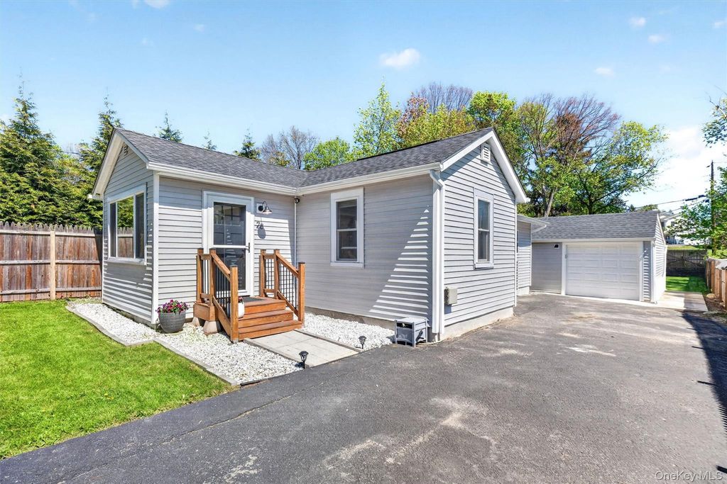 28 Eastern Parkway, Poughkeepsie, NY 12603
