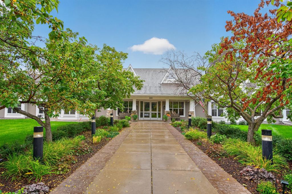 100 Clydesdale Trail 205, Medina, MN 55340 — photo 2