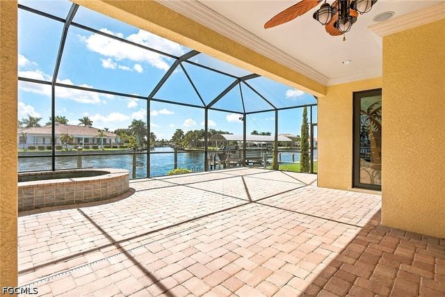 5055 Sorrento CT, Cape Coral, FL 33904