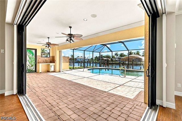 5055 Sorrento CT, Cape Coral, FL 33904