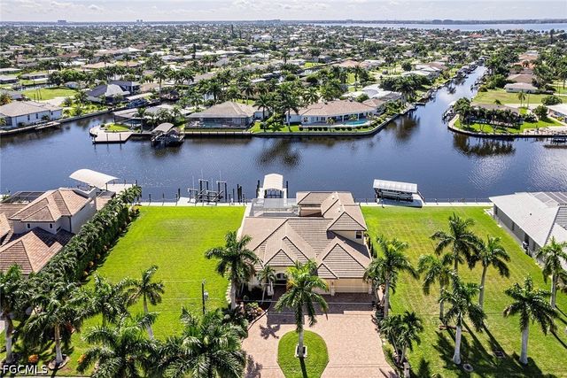 5055 Sorrento CT, Cape Coral, FL 33904