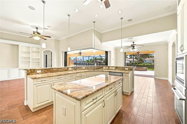 5055 Sorrento CT, Cape Coral, FL 33904