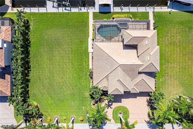 5055 Sorrento CT, Cape Coral, FL 33904