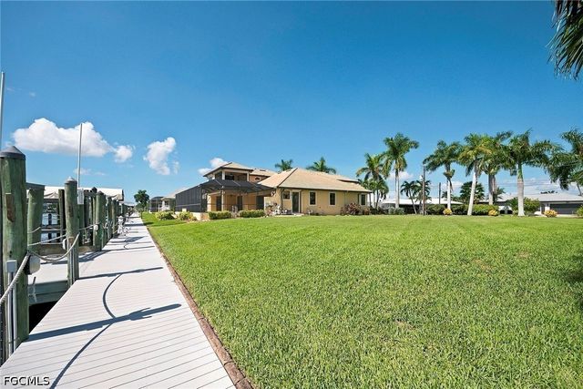 5055 Sorrento CT, Cape Coral, FL 33904