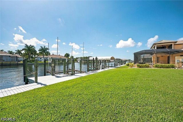 5055 Sorrento CT, Cape Coral, FL 33904