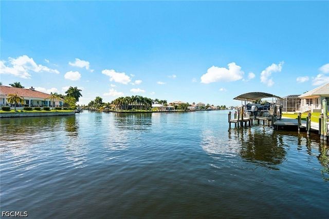 5055 Sorrento CT, Cape Coral, FL 33904
