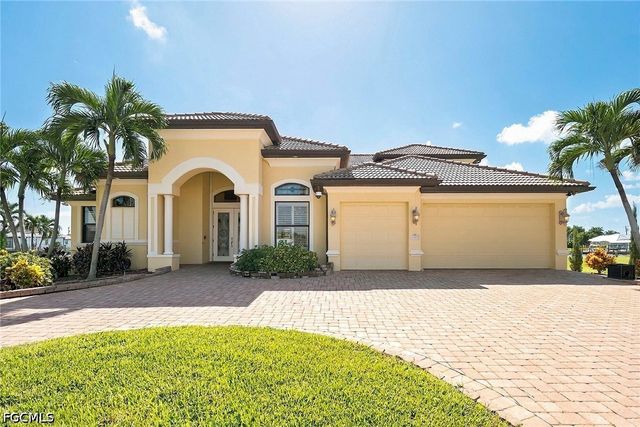 5055 Sorrento CT, Cape Coral, FL 33904