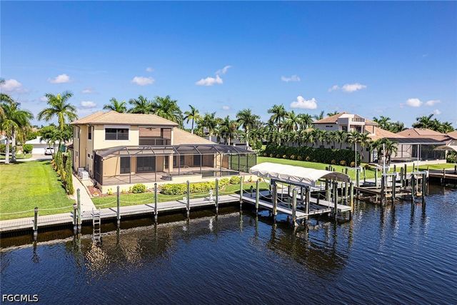 5055 Sorrento CT, Cape Coral, FL 33904