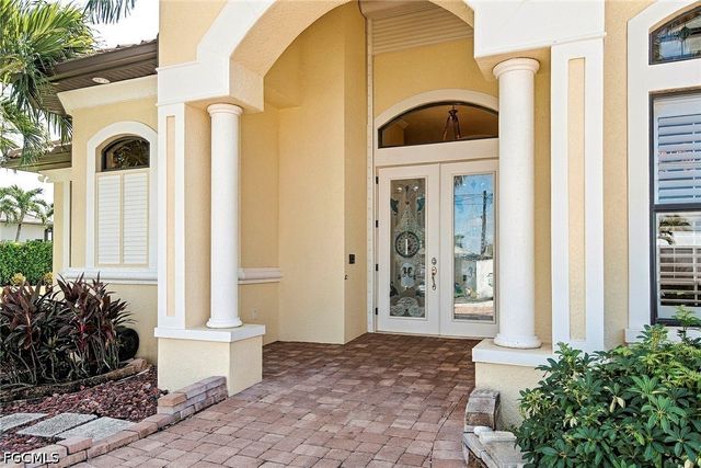 5055 Sorrento CT, Cape Coral, FL 33904