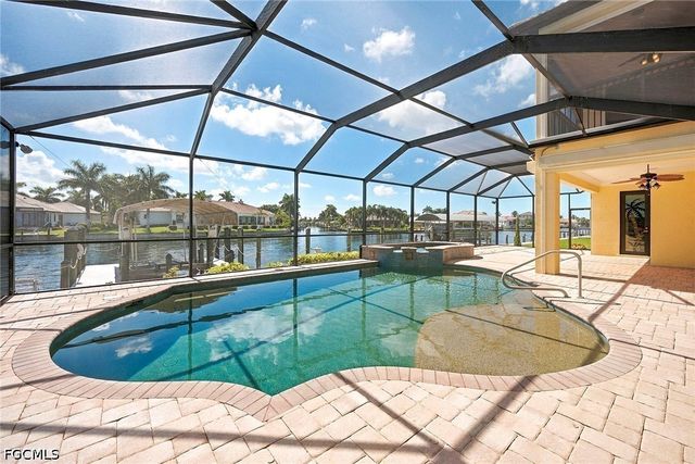 5055 Sorrento CT, Cape Coral, FL 33904