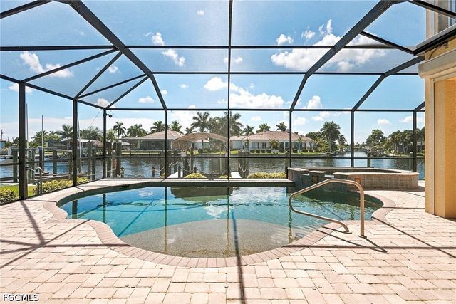 5055 Sorrento CT, Cape Coral, FL 33904