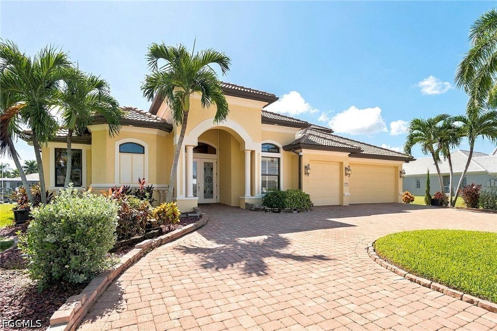 5055 Sorrento CT, Cape Coral, FL 33904