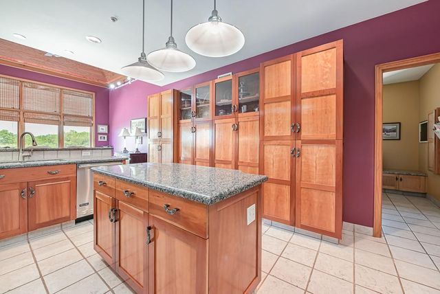 17029 Chieftain Road, Tonganoxie, KS 66086