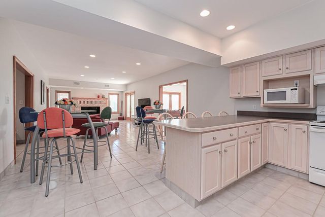 17029 Chieftain Road, Tonganoxie, KS 66086