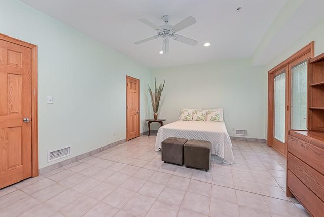 17029 Chieftain Road, Tonganoxie, KS 66086