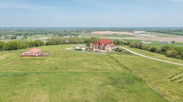 17029 Chieftain Road, Tonganoxie, KS 66086