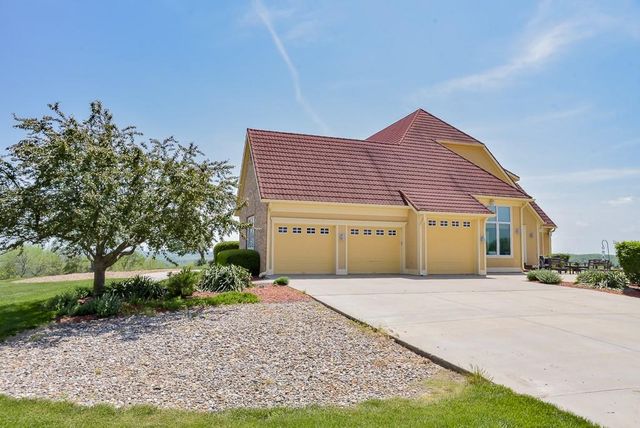 17029 Chieftain Road, Tonganoxie, KS 66086