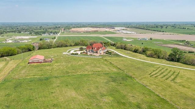 17029 Chieftain Road, Tonganoxie, KS 66086