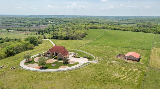 17029 Chieftain Road, Tonganoxie, KS 66086