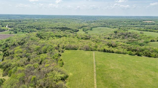 17029 Chieftain Road, Tonganoxie, KS 66086