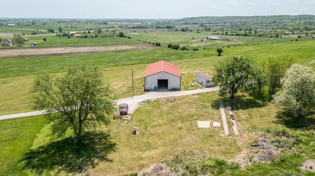17029 Chieftain Road, Tonganoxie, KS 66086