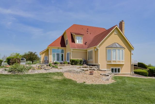 17029 Chieftain Road, Tonganoxie, KS 66086