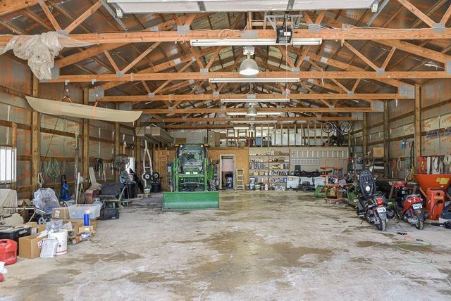 17029 Chieftain Road, Tonganoxie, KS 66086