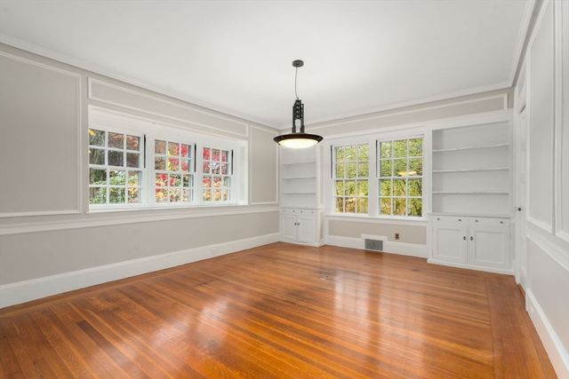 161 Clinton Rd, Brookline, MA 02445