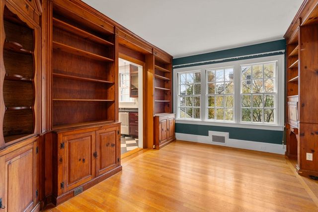 161 Clinton Rd, Brookline, MA 02445