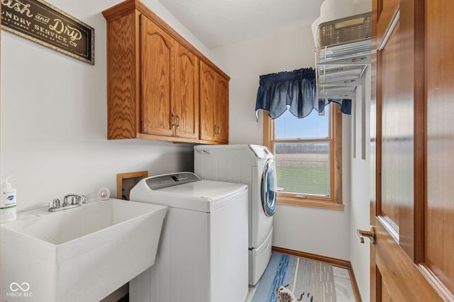 3627 S Southway Drive, New Palestine, IN 46163