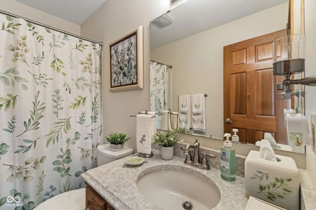 3627 S Southway Drive, New Palestine, IN 46163