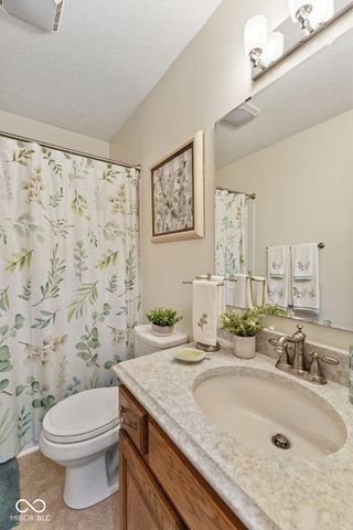 3627 S Southway Drive, New Palestine, IN 46163