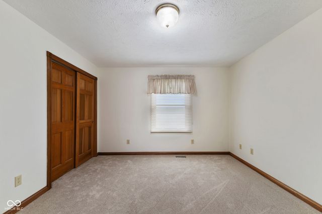 3627 S Southway Drive, New Palestine, IN 46163