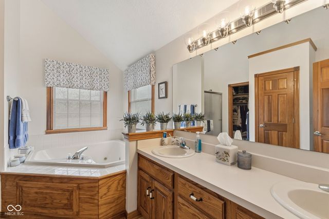 3627 S Southway Drive, New Palestine, IN 46163