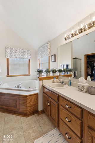 3627 S Southway Drive, New Palestine, IN 46163